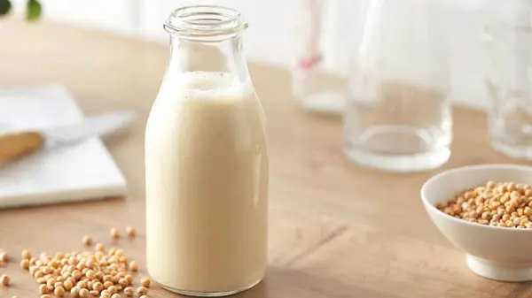 Cách làm sữa đậu nành thơm ngon bằng máy xay sinh tố