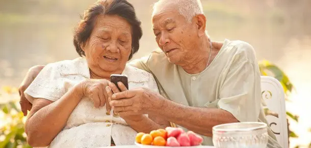 Tiêu chí lựa chọn điện thoại cho người lớn tuổi