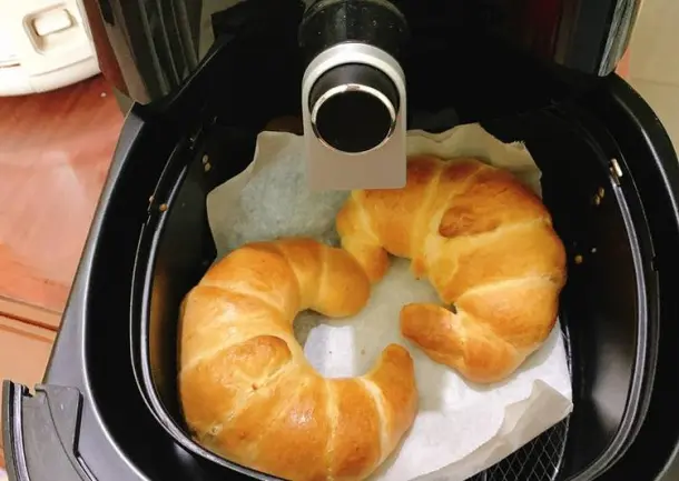 Cách làm bánh mì bằng nồi chiên không dầu cực kì đơn giản
