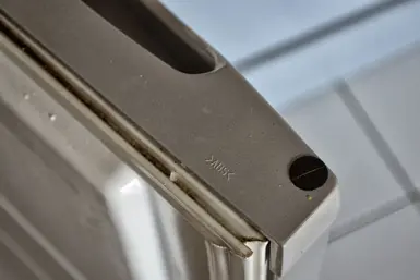 Mách 3 mẹo nhỏ vệ sinh ron cửa tủ lạnh tại nhà