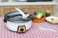 Hướng dẫn vệ sinh nồi lẩu điện đ&uacute;ng c&aacute;ch.