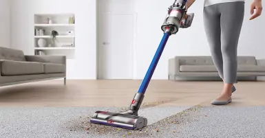 Có nên mua máy hút bụi không dây không?