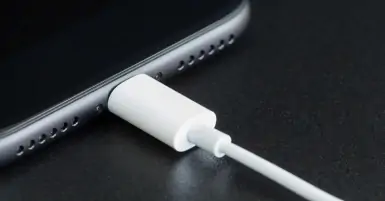 Bỏ túi ngay 9 cách sạc pin iPhone đúng cách, tránh bị chai pin