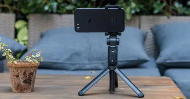 Gậy chụp ảnh 3 chân có điều khiển là gì? Những loại gậy chụp hình 3 chân chất lượng tốt