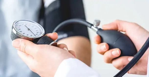 Các loại máy đo huyết áp nào nên mua cho gia đình sử dụng?