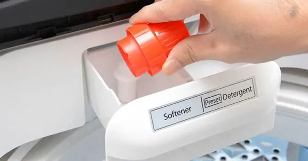 Cách bỏ nước xả vào máy giặt Toshiba cực chuẩn