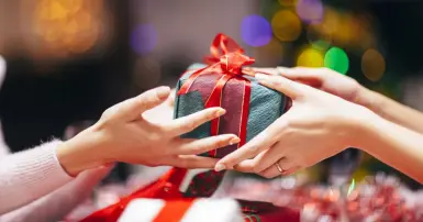 Quà tặng cô giáo ngày 8/3 ý nghĩa nhất không thể bỏ qua