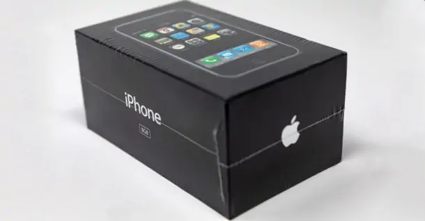 iPhone đời đầu nguyên seal được bán đấu giá hơn 63.000 USD