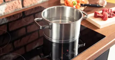 Bếp từ vào điện nhưng không nóng, nguyên nhân và cách xử lý