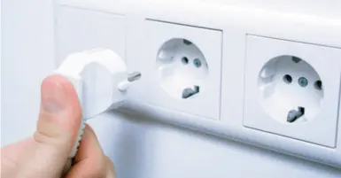 Cách phòng tránh tai nạn thiết bị điện vào mùa mưa bạn nên biết