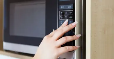 Lò vi sóng bị liệt phím bấm - Nguyên nhân và cách khắc phục hiệu quả tại nhà