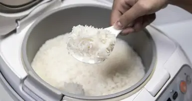 Cách nấu cơm không bị dính nồi có thể bạn chưa biết!