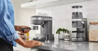 Tổng hợp những lý do nên mua máy pha cà phê cho gia đình