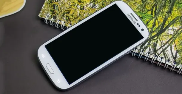 Nguyên nhân điện thoại Samsung bị đen màn hình và cách khắc phục