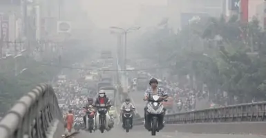 Cần làm gì để bảo vệ sức khỏe trước tình trạng ô nhiễm không khí nghiêm trọng