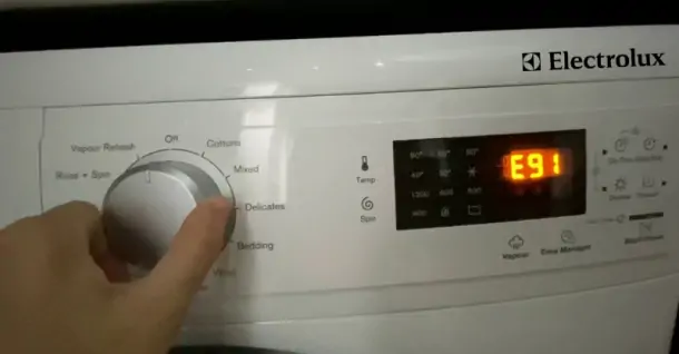 Máy giặt Electrolux báo lỗi E91 - Nguyên nhân và cách khắc phục hiệu quả