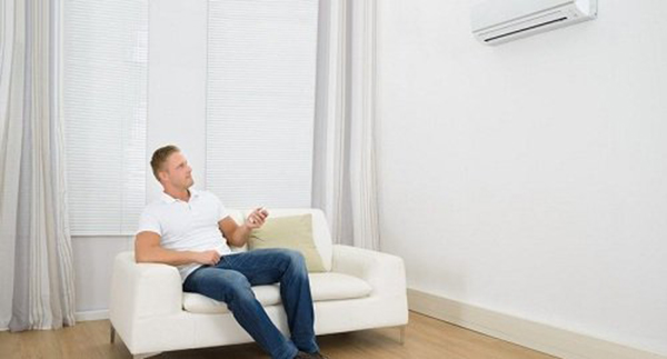 Tập thói quen tắt máy lạnh trước khi ra khỏi nhà