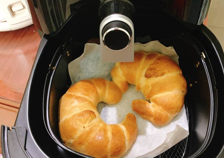 NƯỚNG LẠI BÁNH MÌ BẰNG NỒI CHIÊN KHÔNG DẦU