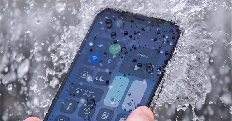 iPhone bị vô nước: Những sai lầm khi 
