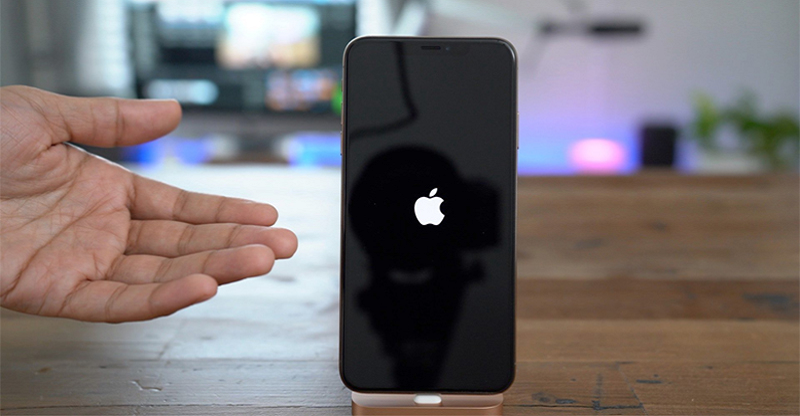 Sửa iPhone 8 Plus bị treo cáp - Điện Thoại Số