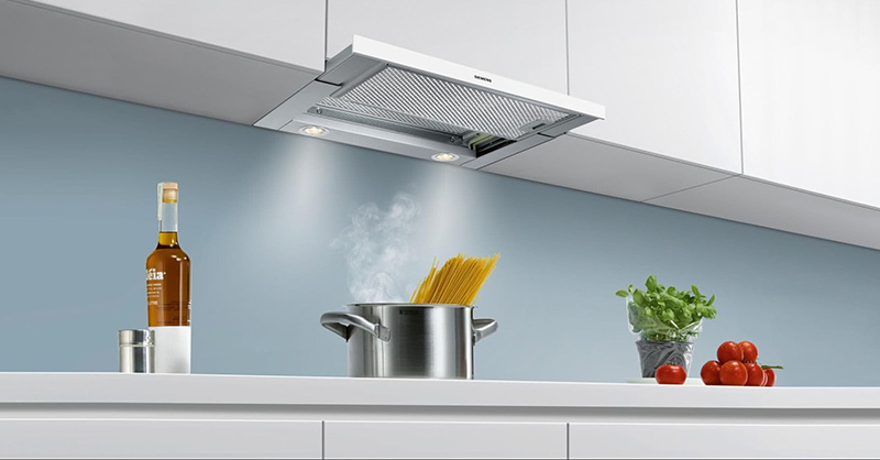 Bước 2: Cân chỉnh khoảng cách máy – mặt bếp (an toàn & hiệu suất) Máy hút mùi không cần ống thoát là gì? Có nên mua không?