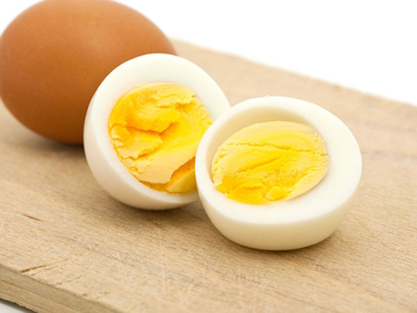 Trứng là một trong những thực thực phẩm nào không nên cho vào lò vi sóng
