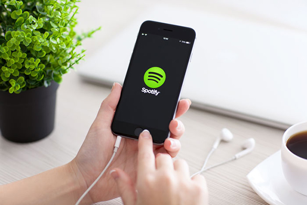 Có nên bỏ tiền ra để sử dụng ứng dụng Spotify hay không?