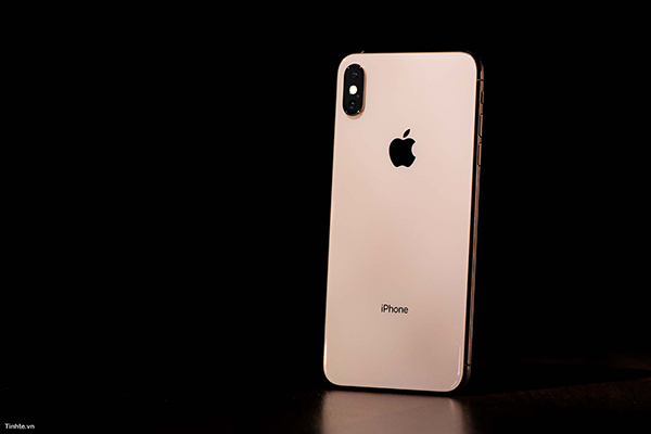 Đánh giá iPhone XS Max cho thấy rằng đây là một chiếc điện thoại cao cấp và đáng mua nhất từ trước đến nay. Hình ảnh liên quan sẽ truyền tải đến bạn những ưu điểm nổi bật của thiết bị này, từ camera đến tính năng bảo mật, vì vậy bạn sẽ không muốn bỏ lỡ bất kỳ chi tiết nào.