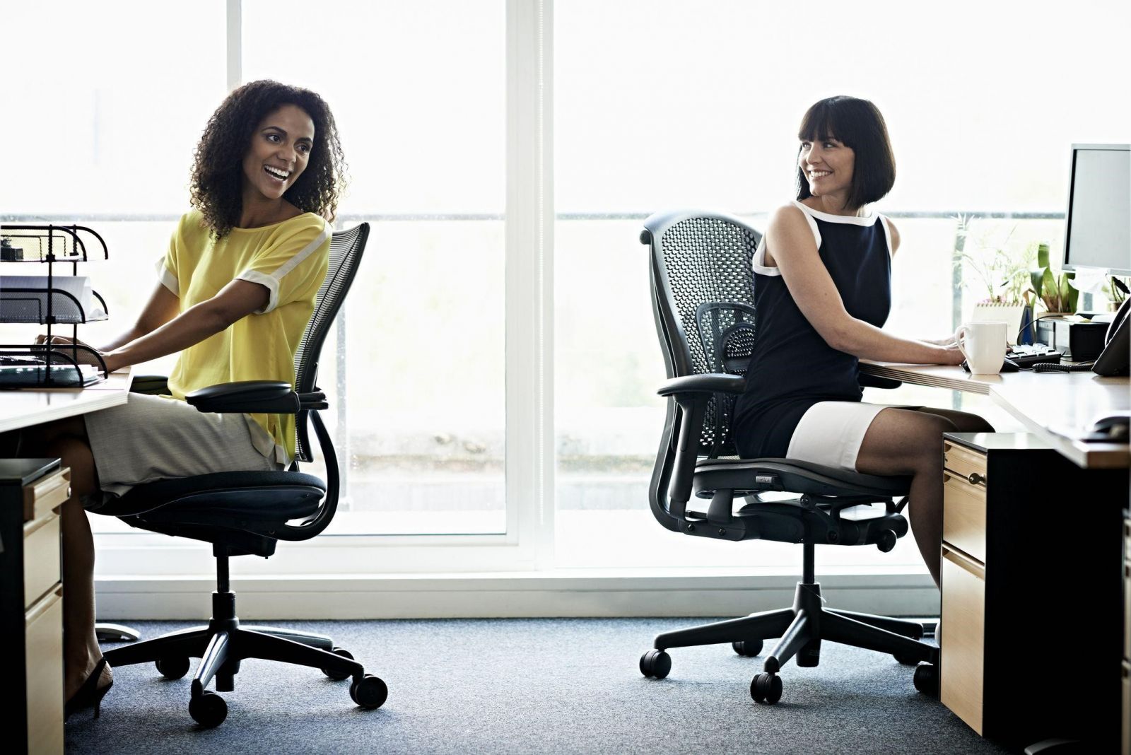 Với thiết kế đa dạng, chất liệu cao cấp và tính năng thông minh, 3 mẫu ghế văn phòng ngả lưng mới nhất 2024 sẽ đáp ứng nhu cầu làm việc của bạn và mang lại cho bạn cảm giác thoải mái nhất. Hãy mua ngay kẻo lỡ!
