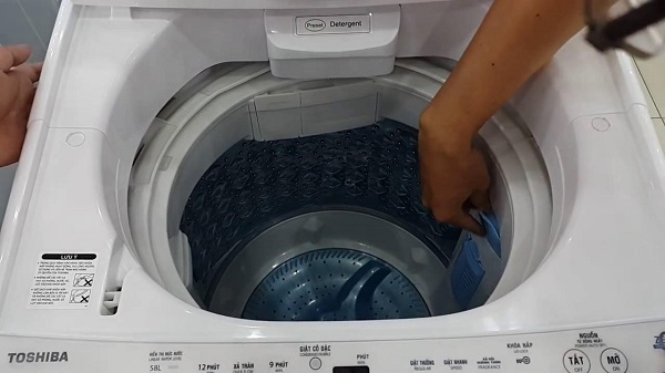 Sử dụng máy giặt lồng đứng đúng cách giúp tăng tuổi thọ máy