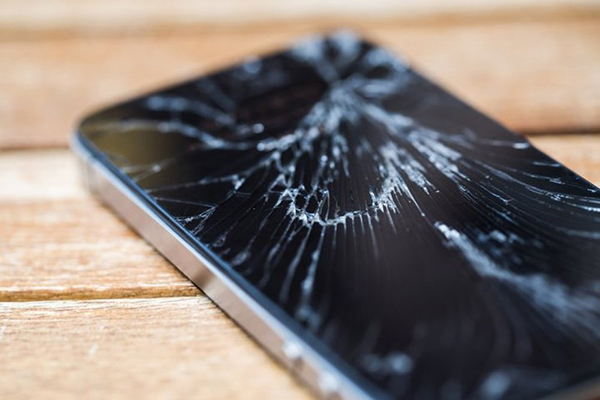 Màn hình iPhone bị đen 1 góc có thể khắc phục bằng cách nào? - Yourphone  Service
