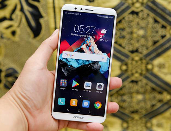 Loạt smartphone mới sắp bán chính thức tại Việt Nam trong tháng 1/2018