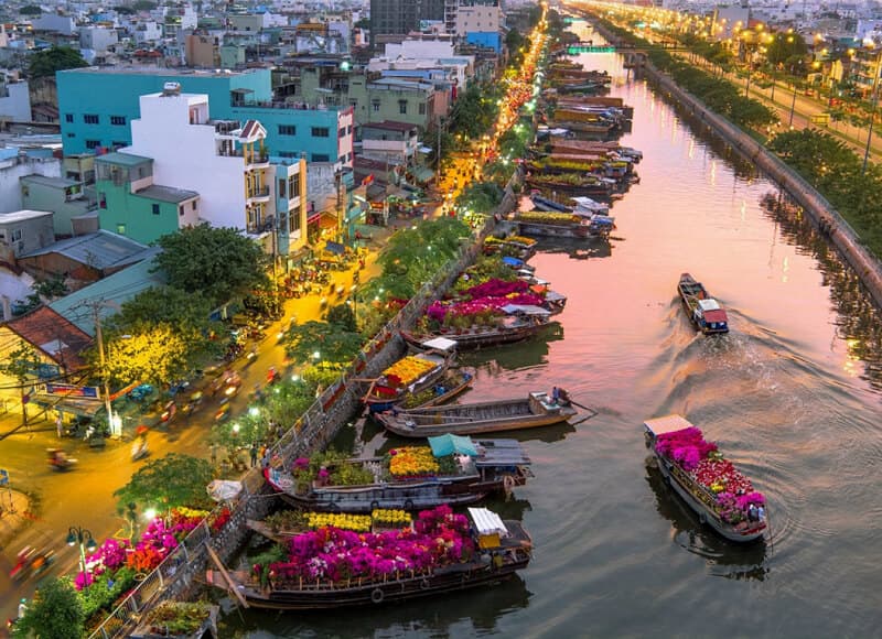 Chợ hoa Bến Bình Đông Sài Gòn
