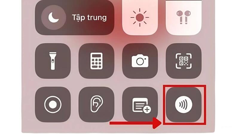 Cách bật NFC trên iPhone 8 Plus trở xuống bước 3