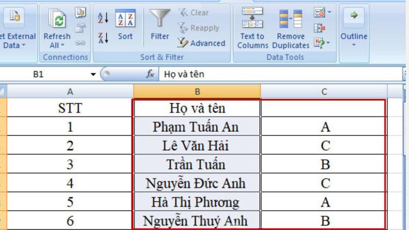 cách tách chữ trong Excel bằng Flash Fill bước 1