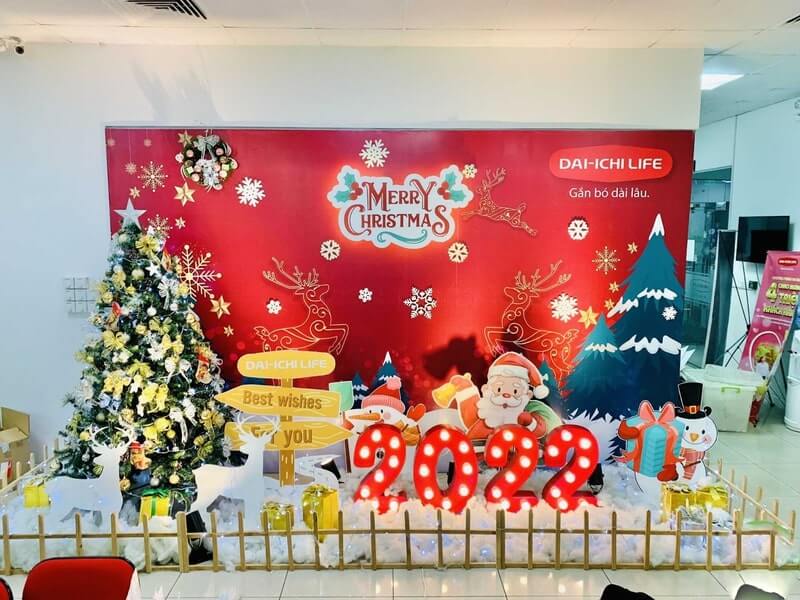 Trang trí Noel cho không gian ngoài trời bằng tiểu cảnh nhân tạo