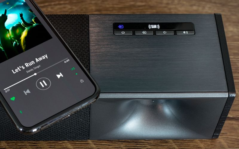 Bảng điều khiển phía trên bên phải của loa Soundbar