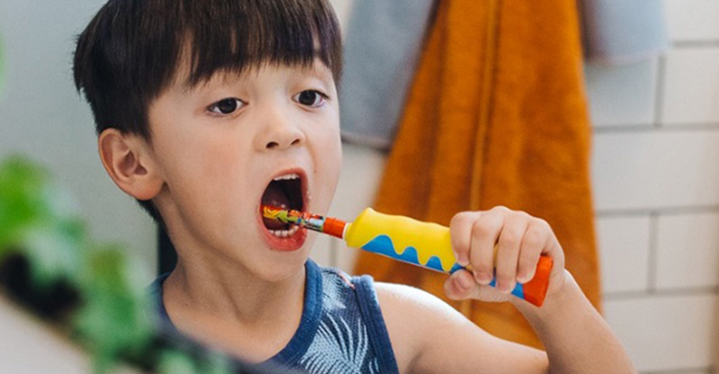 Bàn chải đánh răng điện loại nào tốt cho bé?