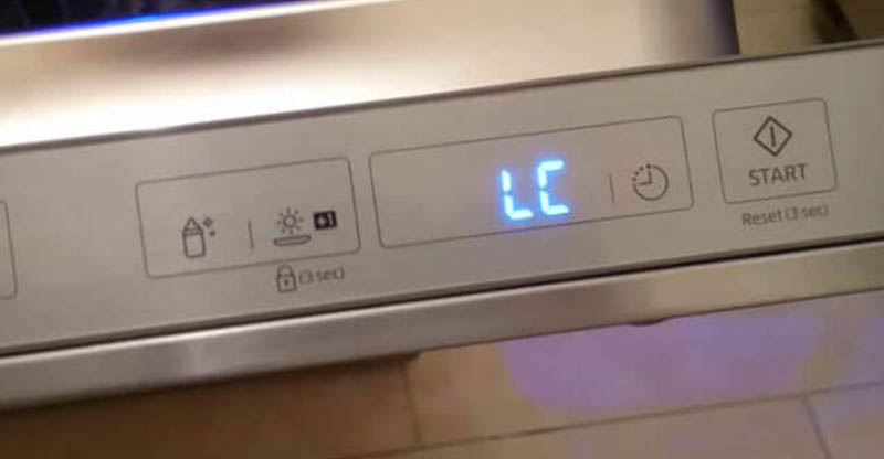 Máy giặt Samsung báo lỗi LC