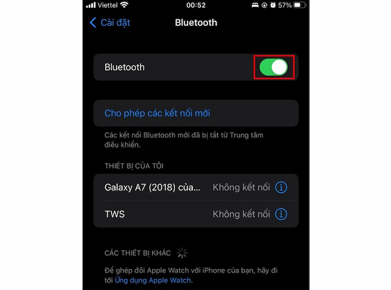 Bật kết nối Bluetooth trên điện thoại để kết nối với Apple Watch sai giờ