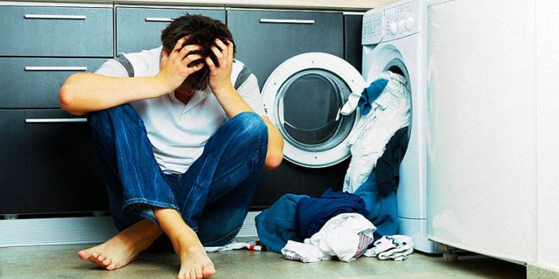 Máy giặt bị lệch tâm sẽ phát ra những tiếng ồn khi hoạt động