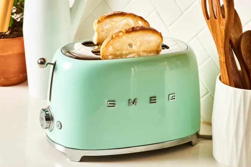 Máy nướng bánh mì Smeg TSF01PGEU màu xanh Mint
