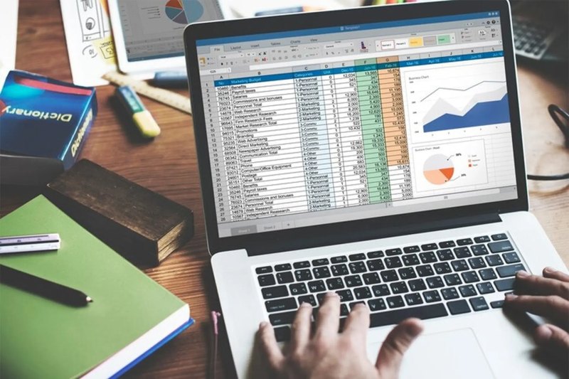 Pivot Table cho phép người dùng phân tích và thống kê dữ liệu nhanh chóng