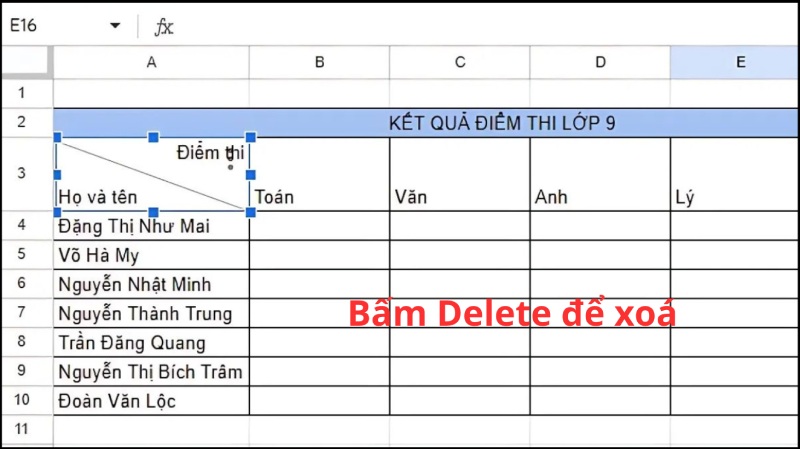 Bấm Delete xóa đường gạch chéo ô trong Google Sheet