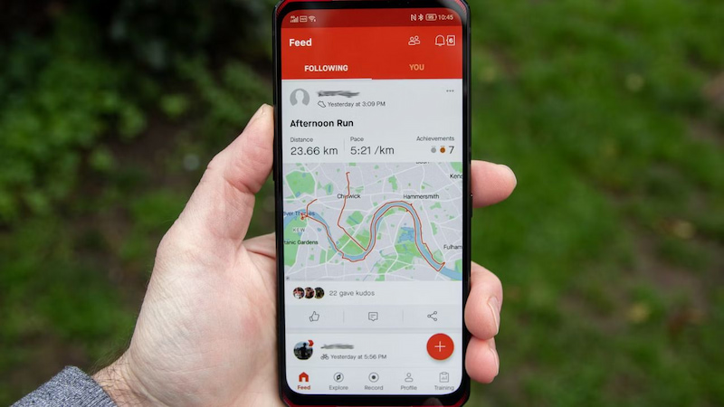 Chia sẻ thành tích chạy bộ trên ứng dụng Strava