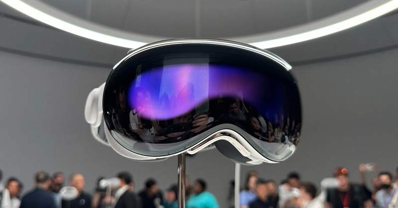 Apple Vision Pro là thiết bị thực tế ảo tăng cường do Apple sản xuất