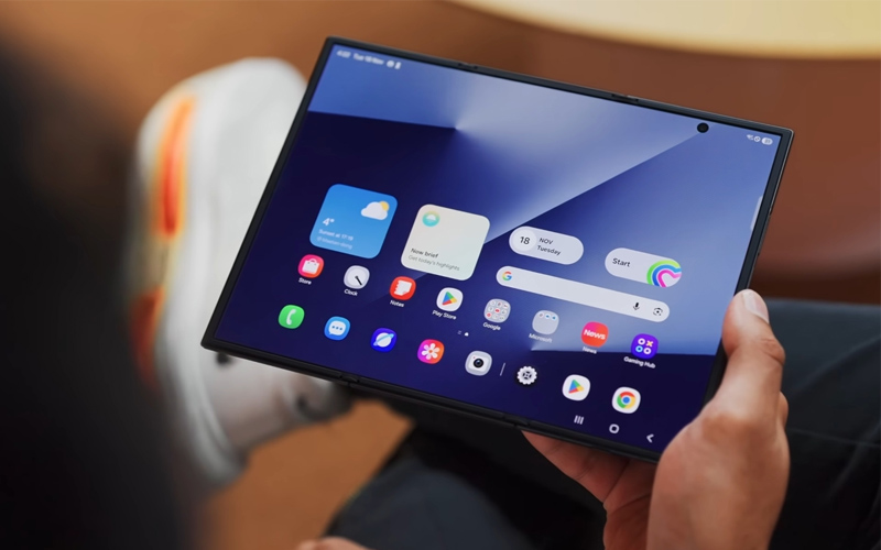 Thiết kế mỏng gọn của Galaxy Z TriFold