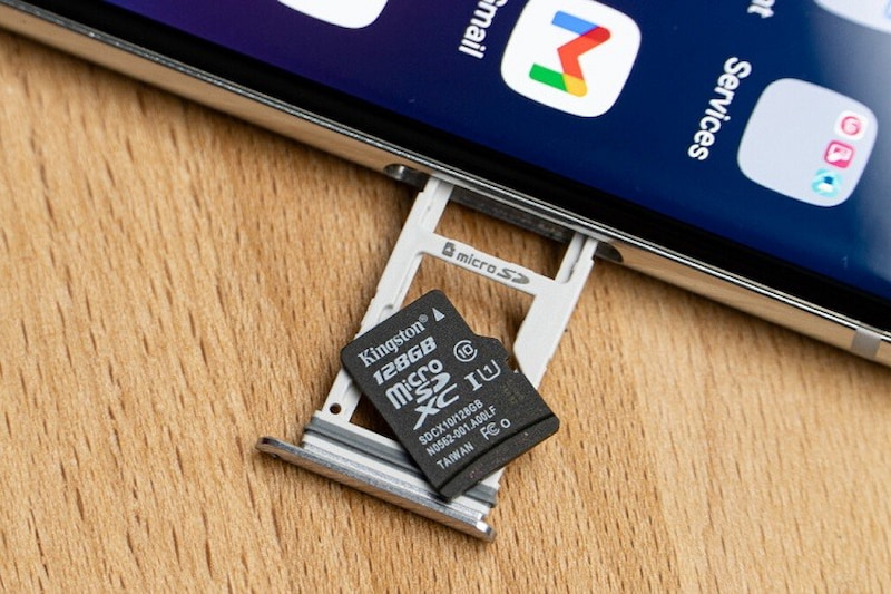Kiểm tra điện thoại có thẻ nhớ MicroSD hay không