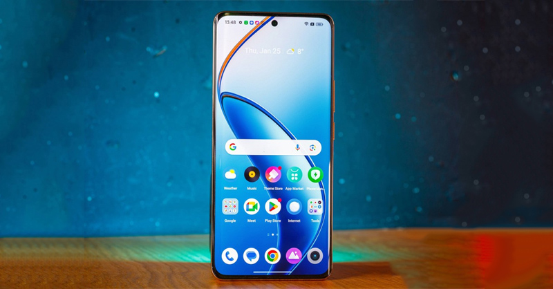 Màn hình AMOLED 6.7 inch của Realme 12 Pro+