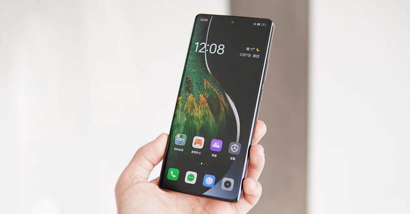 Màn hình AMOLED 6.78 inch của Realme GT5 Pro